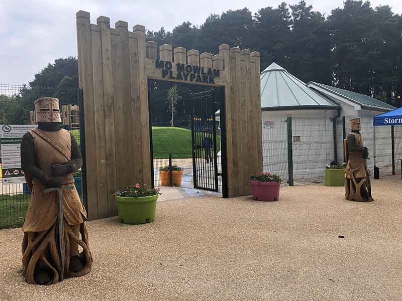 Mo-Mowlam-Park-Stormont-Entry-Sculptures